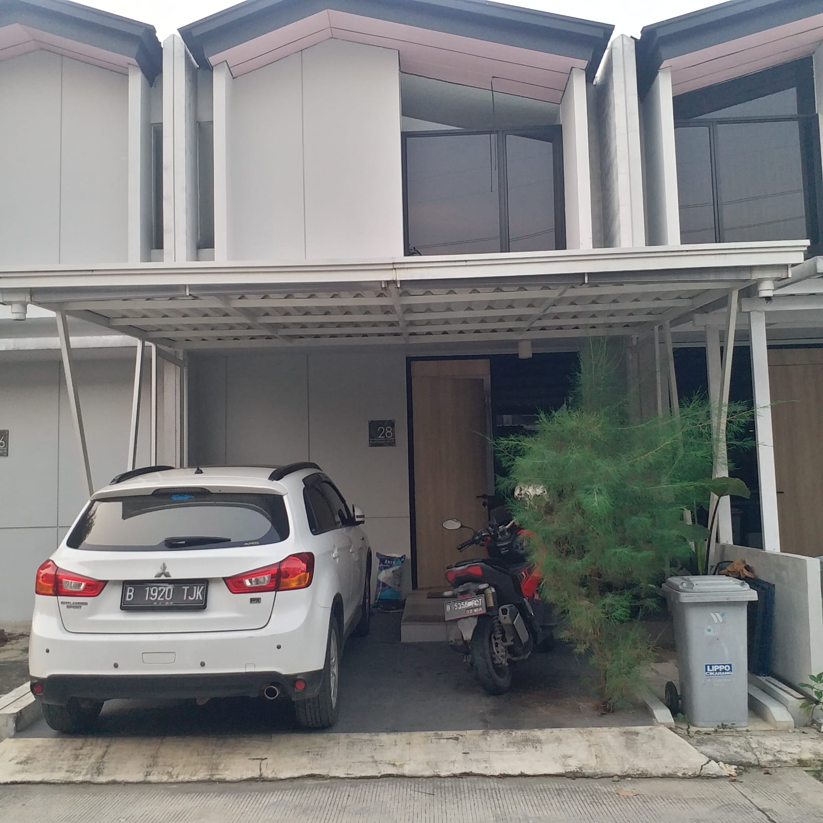 Rumah Disewakan di Cluster Waterfront Lippo Cikarang 